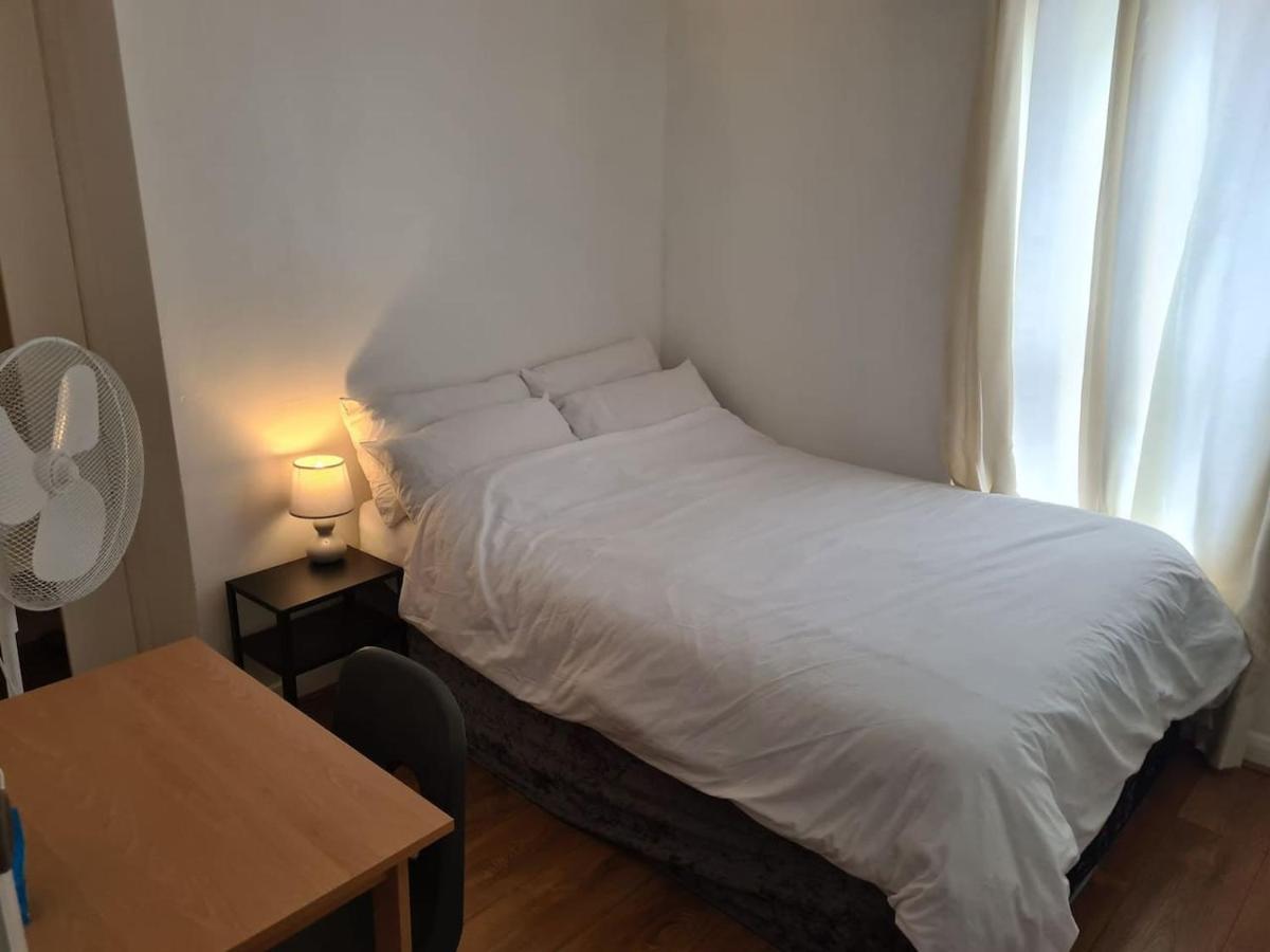 Casa vacanze Close To Tower Bridge - 4 Bedroom House - 3 Bathrooms - Free Parking 3 Cars - Sleep 9 *