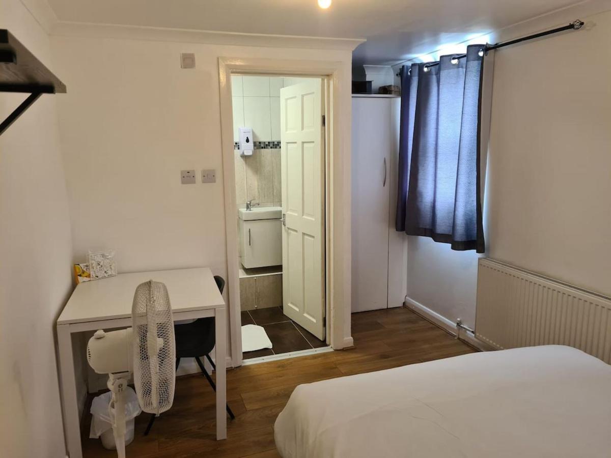 Casa vacanze Close To Tower Bridge - 4 Bedroom House - 3 Bathrooms - Free Parking 3 Cars - Sleep 9 *