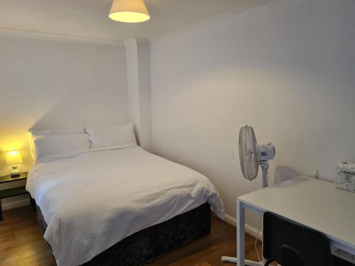 Casa vacanze Close To Tower Bridge - 4 Bedroom House - 3 Bathrooms - Free Parking 3 Cars - Sleep 9